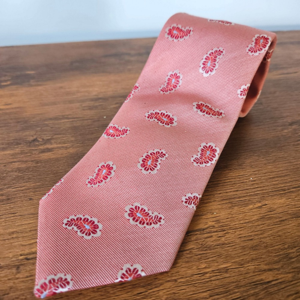 Geoff Nicholson Made in Italy Pink Red Paisley Silk Jaquard Ribbed Necktie